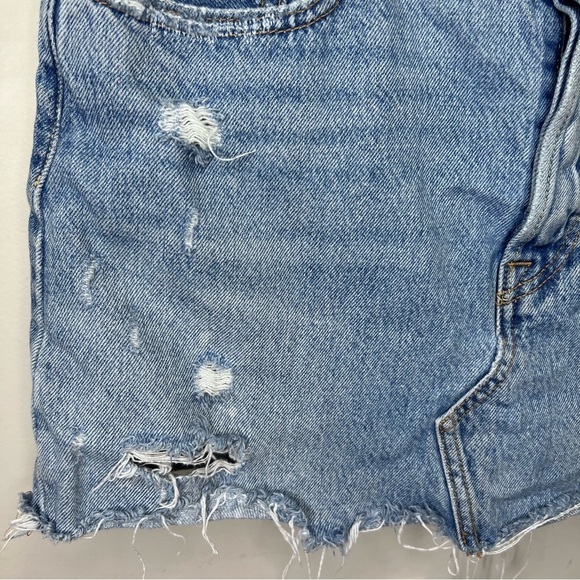 Levi's Button Fly Raw Hem Distressed 100% Cotton
Jean Denim Mini Skirt Size 28 - Picture 5 of 11